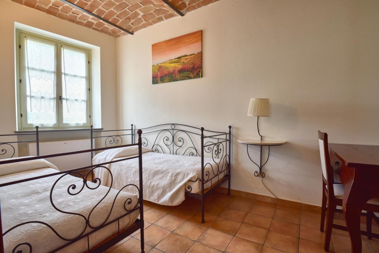 Agriturismo Podere La Piazza コスティリオーレ・ダスティ エクステリア 写真