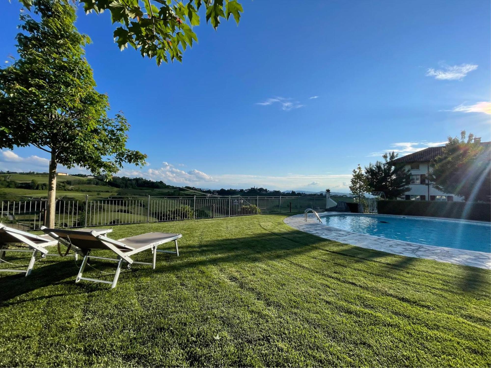 Agriturismo Podere La Piazza コスティリオーレ・ダスティ エクステリア 写真